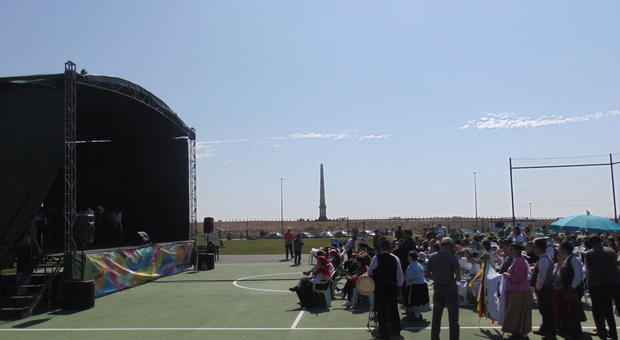 Campo de jogos acolhe oitava edio do Festival de Danas e Cantares