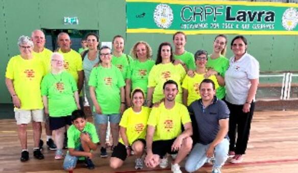 Multido rene-se no CRPF Lavra para danar contra o Cancro