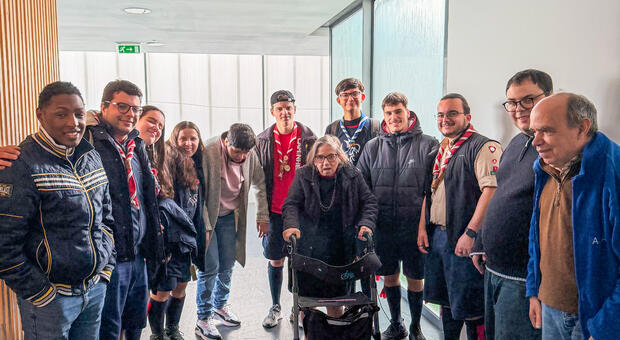 Escuteiros da Senhora da Hora realizam a��o comunit�ria na ALADI